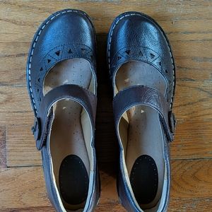 Soft spot super cute shoe! Size 9.